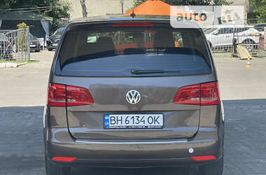 Минивэн Volkswagen Touran 2010 в Одессе