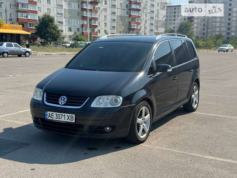 Минивэн Volkswagen Touran 2006 в Запорожье