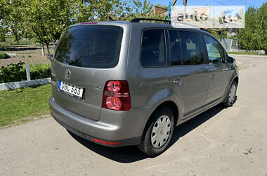 Минивэн Volkswagen Touran 2009 в Ровно