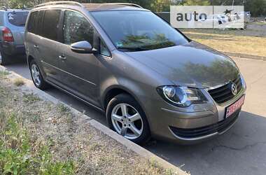 Мінівен Volkswagen Touran 2010 в Полтаві