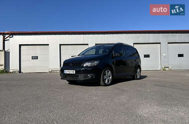 Минивэн Volkswagen Touran 2011 в 
