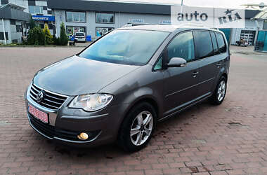 Минивэн Volkswagen Touran 2007 в Сарнах