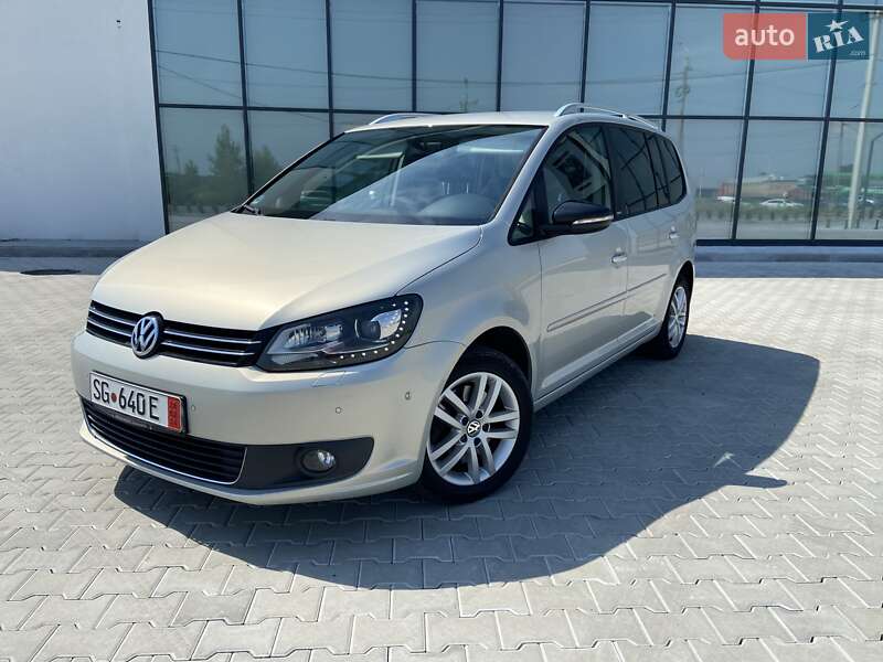 Минивэн Volkswagen Touran 2012 в 