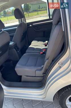 Минивэн Volkswagen Touran 2012 в 