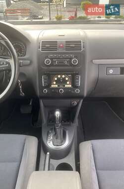 Минивэн Volkswagen Touran 2012 в 