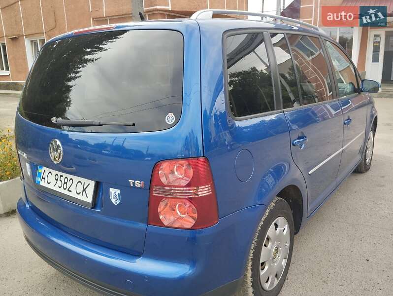 Мінівен Volkswagen Touran 2008 в Луцьку