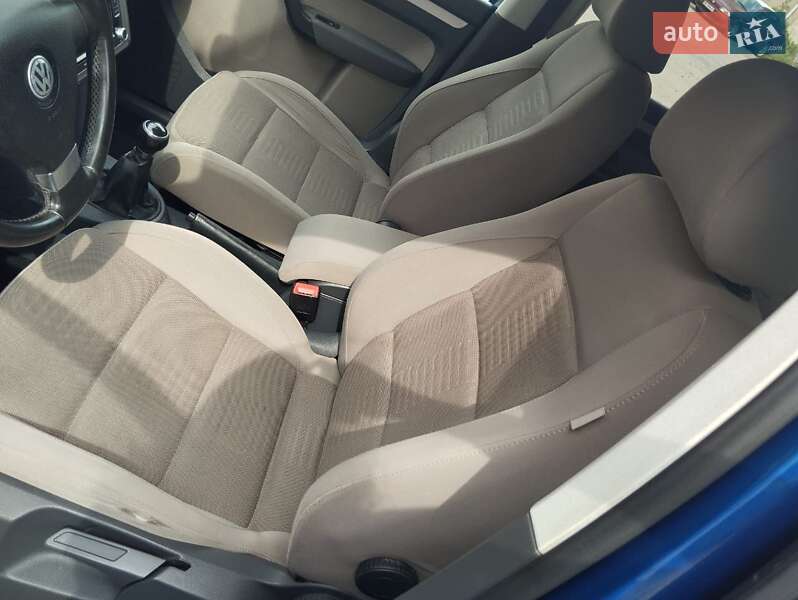 Мінівен Volkswagen Touran 2008 в Луцьку