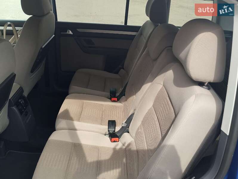 Мінівен Volkswagen Touran 2008 в Луцьку