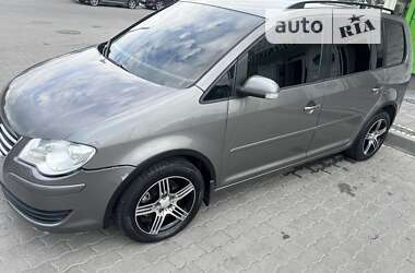 Минивэн Volkswagen Touran 2007 в Владимир-Волынском