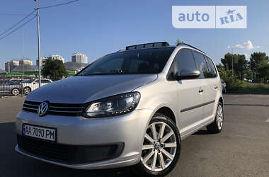 Минивэн Volkswagen Touran 2015 в Киеве