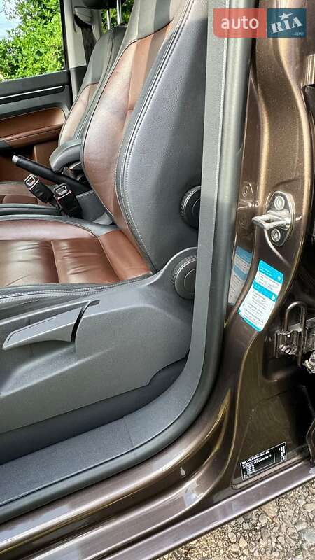 Минивэн Volkswagen Touran 2011 в Самборе