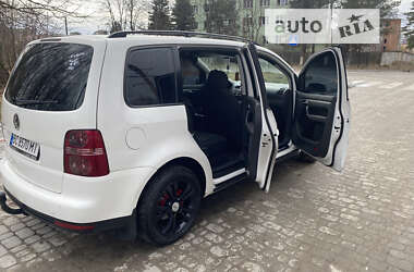 Мінівен Volkswagen Touran 2008 в Новояворівську