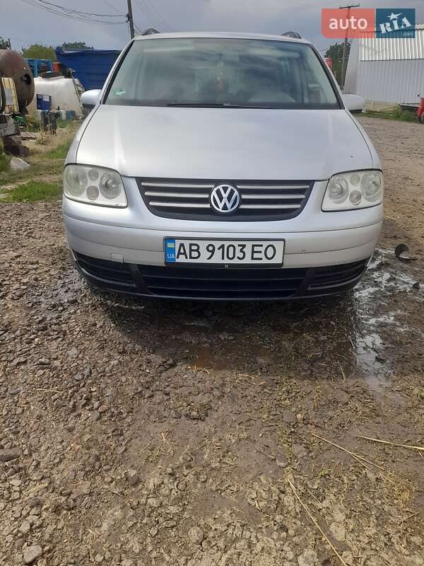 Минивэн Volkswagen Touran 2003 в Городковке