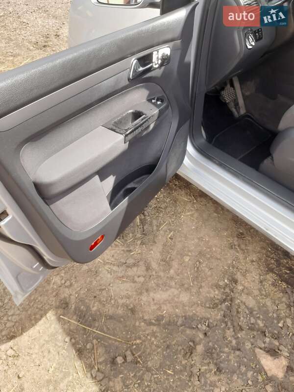 Минивэн Volkswagen Touran 2003 в Городковке