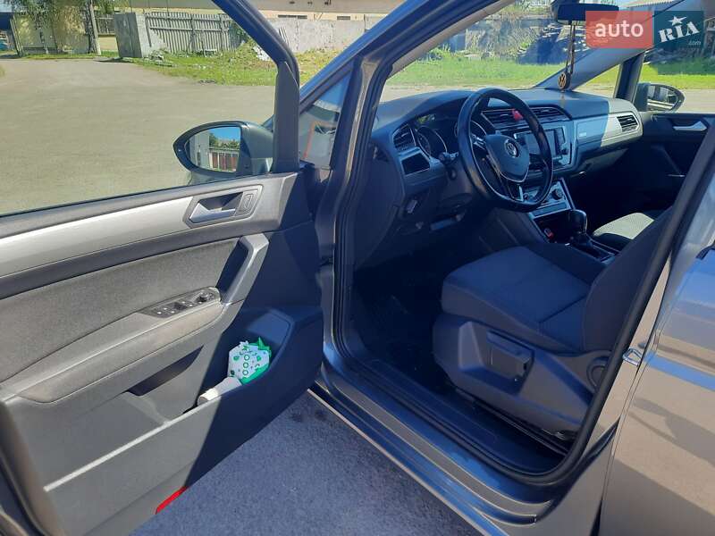 Мікровен Volkswagen Touran 2017 в Коростені