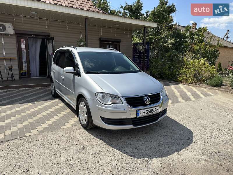 Минивэн Volkswagen Touran 2008 в Одессе