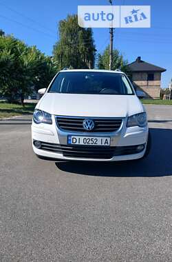 Минивэн Volkswagen Touran 2010 в Киеве