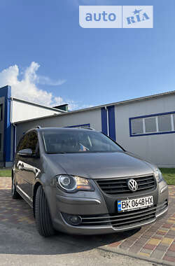 Мінівен Volkswagen Touran 2010 в Дубровиці