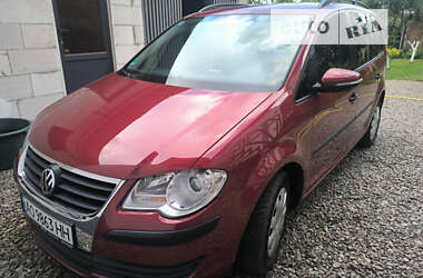 Минивэн Volkswagen Touran 2009 в Тячеве