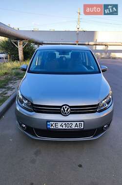 Мінівен Volkswagen Touran 2011 в Дніпрі