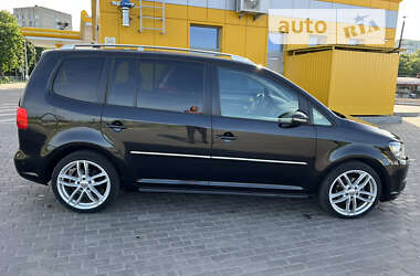 Минивэн Volkswagen Touran 2011 в Ровно