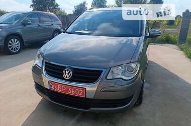 Минивэн Volkswagen Touran 2009 в Дубно