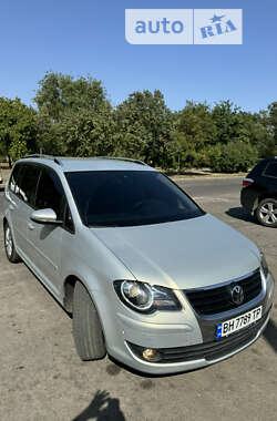 Мінівен Volkswagen Touran 2009 в Одесі