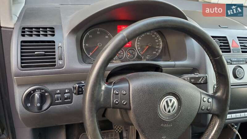 Минивэн Volkswagen Touran 2008 в Харькове фото 3 Минивэн Volkswagen Touran 2008 в Харькове