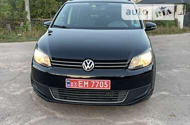 Минивэн Volkswagen Touran 2011 в Коростене