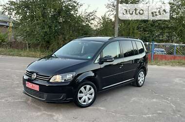 Минивэн Volkswagen Touran 2011 в Коростене