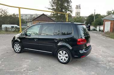 Минивэн Volkswagen Touran 2011 в Коростене