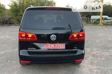 Минивэн Volkswagen Touran 2011 в Коростене