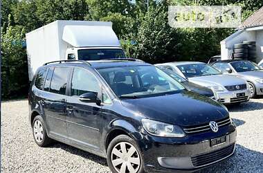 Минивэн Volkswagen Touran 2011 в Коростене