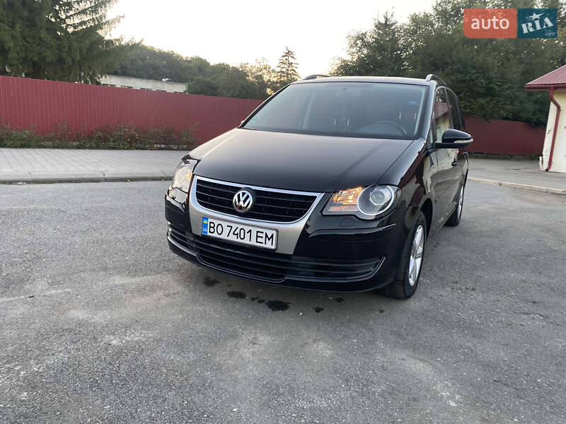 Минивэн Volkswagen Touran 2009 в Тернополе