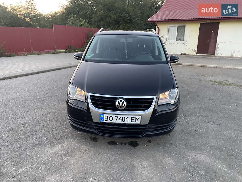Минивэн Volkswagen Touran 2009 в Тернополе