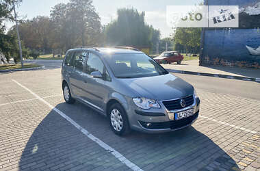 Минивэн Volkswagen Touran 2007 в Луцке