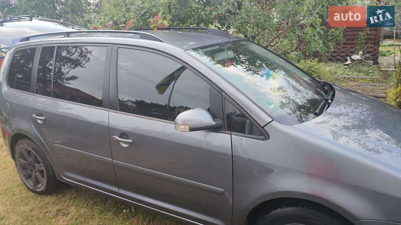 Минивэн Volkswagen Touran 2005 в Шепетовке