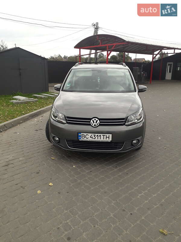 Минивэн Volkswagen Touran 2011 в 