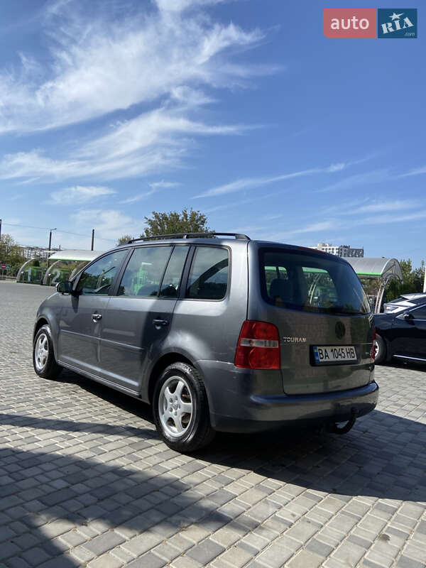 Мінівен Volkswagen Touran 2005 в Кропивницькому