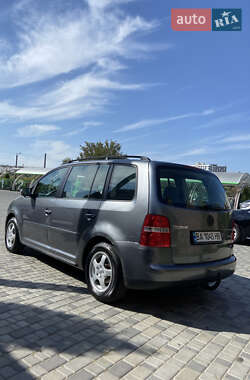 Минивэн Volkswagen Touran 2005 в 