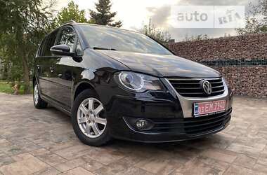 Минивэн Volkswagen Touran 2009 в Дубно