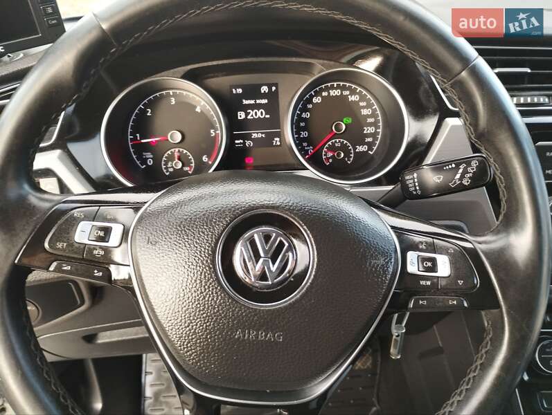 Микровэн Volkswagen Touran 2019 в Бородянке