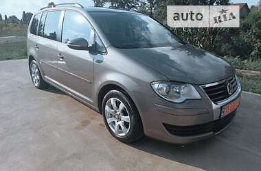 Мінівен Volkswagen Touran 2009 в Дубні