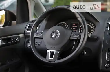 Volkswagen Touran 2012