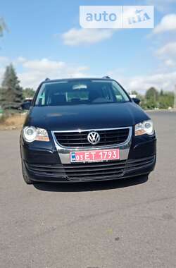 Минивэн Volkswagen Touran 2008 в Полтаве