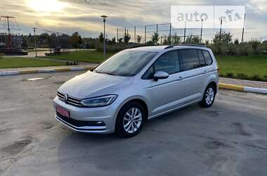 Микровэн Volkswagen Touran 2017 в Ирпене