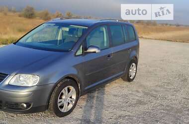 Минивэн Volkswagen Touran 2006 в Днепре