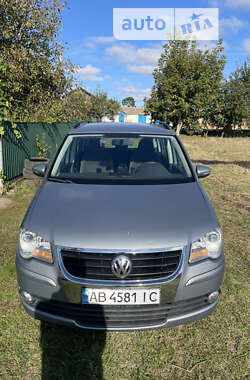 Минивэн Volkswagen Touran 2010 в Казатине