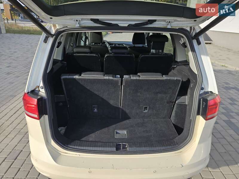 Микровэн Volkswagen Touran 2018 в Березному