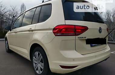 Микровэн Volkswagen Touran 2016 в Киеве